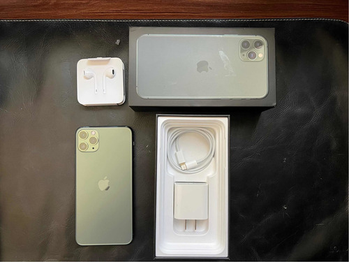 iPhone 11 Pro Max 256gb (accesorios Nuevos) + 8 Fundas.