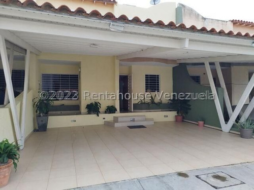 Jt Vende Hermosa, Espaciosa, Iluminada, Comoda Y Moderna Casa Duplex En Conjunto Privado De Cabudare 