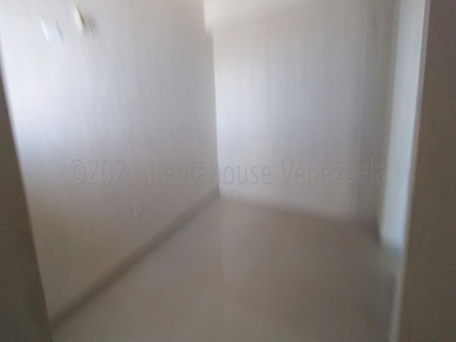 Imagen 3 de 30 de Apartamentos En Venta Zona Centro Barquisimeto 21-12515 +m