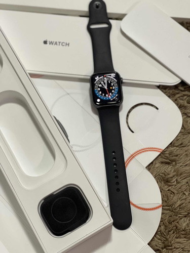 Imagem 4 de 5 de Apple Watch Série 4 40mm Relógio Muito Novo Sem Marcas 1,600