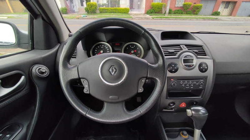 Imagem 14 de 15 de Renault Megane Sedan Dynamique 2.0 16v 4p 2011