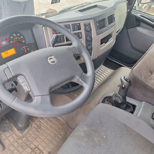 Volvo Bitruck Vm330 Ano 2013 Equipado Com Carroceria