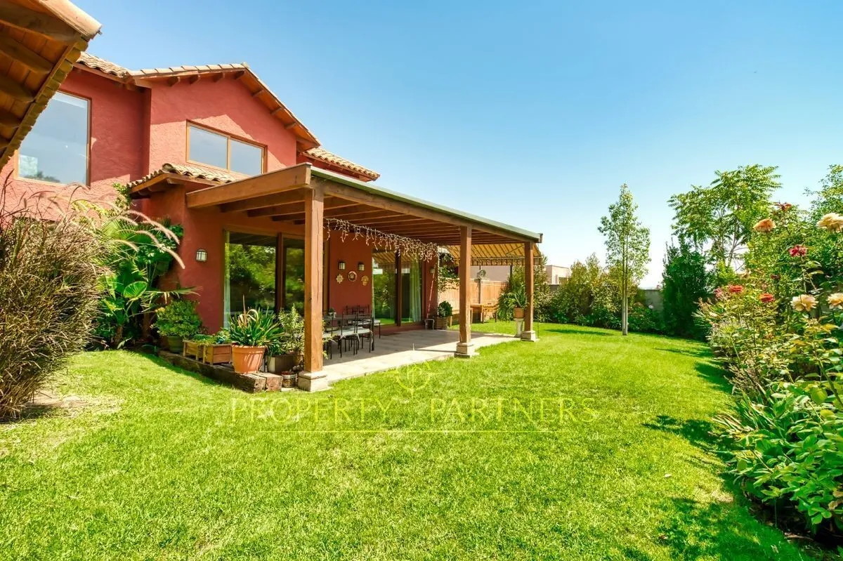 Imagen 3 de 30 de Amplia Casa En Venta Estilo Chileno En La Reina