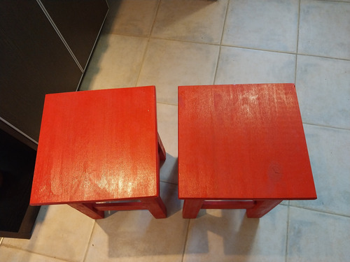 Banco Banqueta Pintado Rojo (Usado)