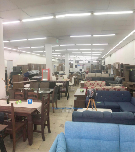 Local Comercial De 646 M2 En Villa Muñoz