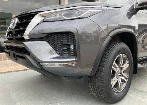 Imagen 14 de 15 de Toyota Sw4 2.8 Tdi 6a/t 5 Asientos Sr 4x4 0km My2022