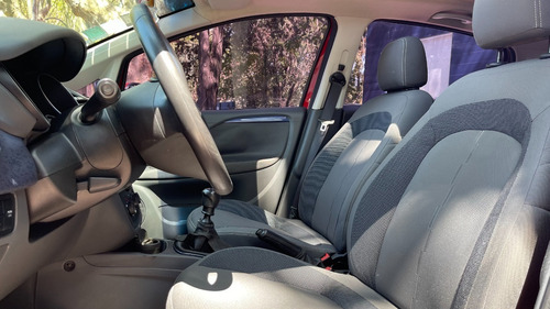 Imagen 23 de 25 de Fiat Punto Attractive