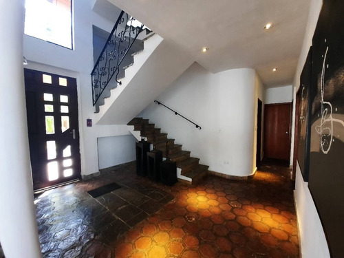 Imagen 3 de 14 de En Venta Casa En Colinas De Guataparo 04244935350