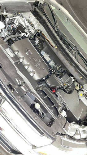 Imagem 6 de 12 de Mitsubishi Outlander 2.0 16v Gasolina 4p Automático