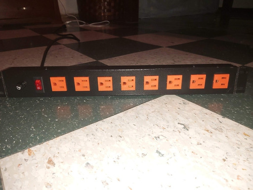 Imagen 2 de 3 de Multitoma Para Rack De 8 SalidasGarantia De 6 Meses