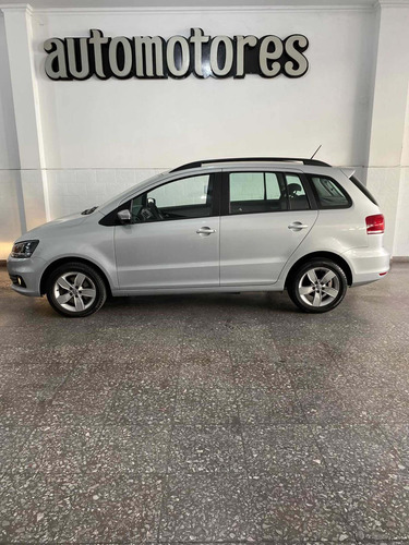 Imagen 4 de 15 de Volkswagen Suran 2016 1.6 Trendline //