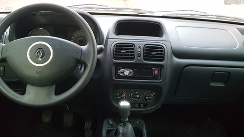 Imagem 3 de 11 de Renault Clio 2016 1.0 16v Expression Hi-power 5p