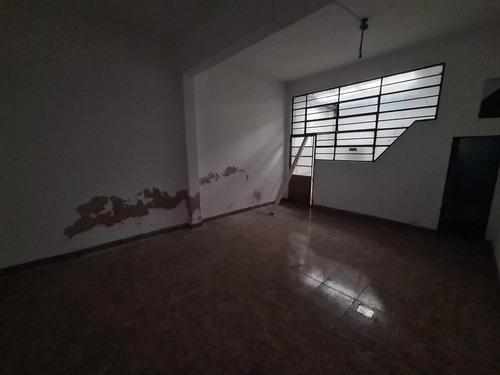 Imagen 7 de 10 de Local Comercial 130 M² C/ 2 Baños, Cocina Y Patio - San Justo