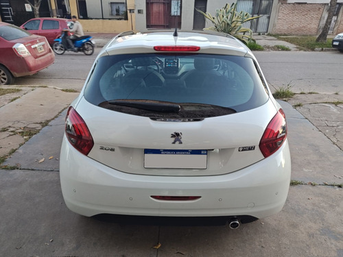 Peugeot 208 1.6 Feline Tiptronic
