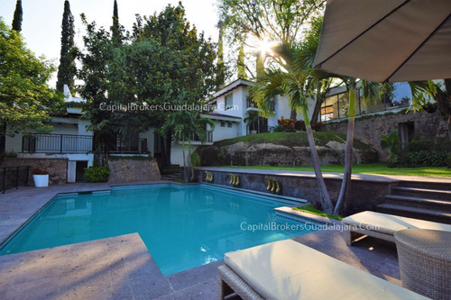 Casa En Colinas De San Javier De Lujo Con Alberca En Venta