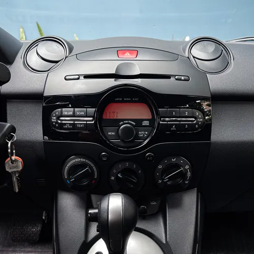 Mazda 2 Hatchback At 2015