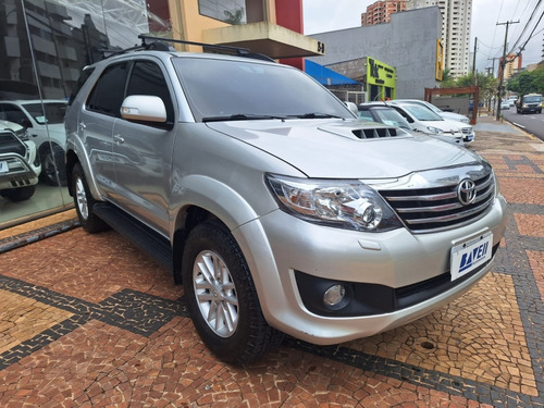 Toyota Hilux SW4 3.0 SRV 4X4 16V TURBO INTERCOOLER DIESEL 4P AUTOMÁTICO