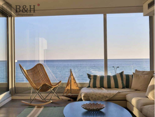 Penthouse De 4 Dormitorios Y Parrillero Frente Al Mar En Alquiler, Playa Mansa - Punta Del Este