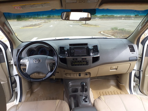 Toyota Fortuner 4x2 V6 4.0