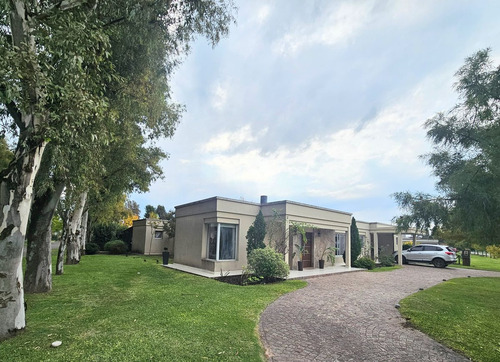 Venta Casa 6 Ambientes La Cesarina Pileta Climatiz