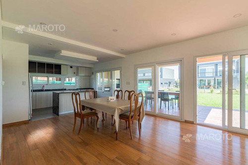 Imagen 21 de 30 de Casa En Venta En Barrio Puertos De Escobar - Maroto Propiedades