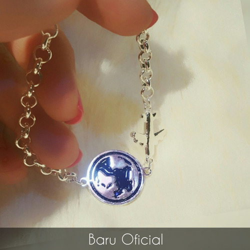 Imagen 6 de 6 de Pulsera Regulable De Acero Blanco Con Dije Avión Más Mundo