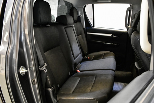 Imagen 7 de 15 de Toyota Hilux L/16 2.4 Dc 4x2 Tdi Sr 2018 La Plata 355