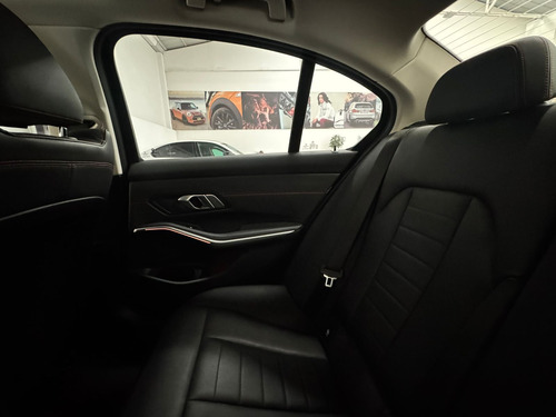 BMW Serie 3 2.0 330i Sport Line At