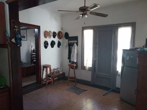 Casa 2 Dormts,patio,cochera Vende/permuta Por Dto 2 Dormts
