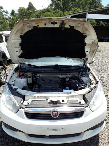 Imagem 5 de 8 de Sucata Fiat Gran Siena 2015 1.4 Flex - Rs Auto Peças