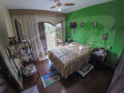 Casa Muito Ampla Em Localização Privilegiada, Contendo 4 Dormitórios, Sendo 2 Suítes, Todos Os Cômodos Grandes E Confortáveis. - 3578471v