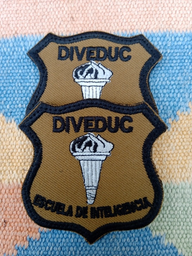 Escarapela,: Ejército De Chile. Escuela De Inteligencia.