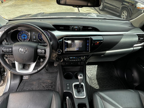 Toyota Hilux 2.7 Srv Cab. Dupla 4x4 Flex Aut. 4p Gasolina e álcool