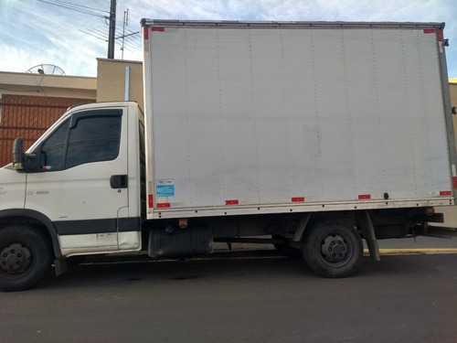 Imagem 5 de 11 de Iveco Daily 35s14 2010/2011 Caminhonete