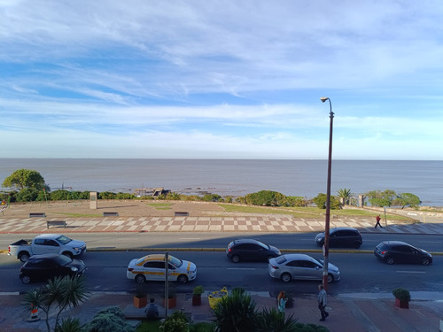 Monoambiente Rambla Malvin Con Balcon Y Vista Inmejorable