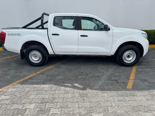 Nissan Np300 2020