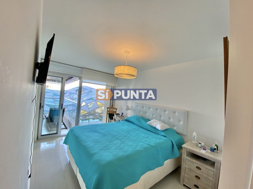 Imagen 7 de 14 de Venta De Apartamento De 2 Dormitorios En Edificio Icon Brava Punta Del Este