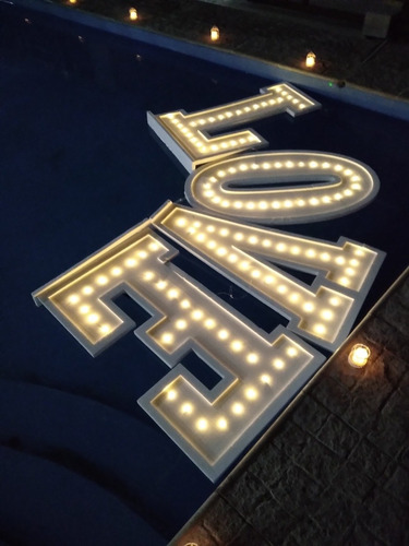 Quinta Para Eventos Y Fiestas/zona Oeste/hurlingham/ Salon De Fiestas. A Minutos De Capital Y Al Rededores Cerca Del Shoping Plaza Oeste . / Exelente Ubicacion.