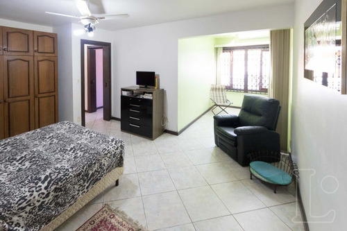 Casa Em Camaquã Com 5 Dormitórios - Lu268787