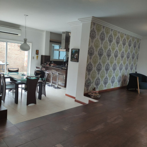 Townhouse En Venta Urbanización Barrio Sucre Código 224834