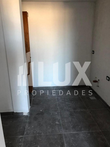 Imagen 3 de 8 de Venta Departamento De Un Dormitorio Al Frente - Pichincha