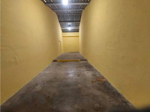 Alquilo Galpón 1200m2 Chacao 9867