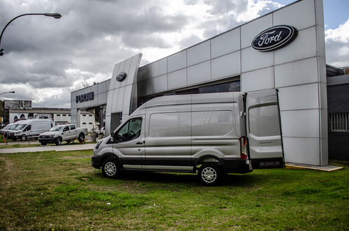 Ford Transit 2.2 Furgon Largo 350l