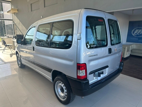 Imagen 4 de 10 de Peugeot Partner 2014 1.4 Furgon Confort 5as