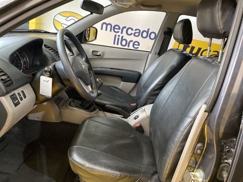 Imagen 14 de 25 de Mitsubishi L200 2.5l