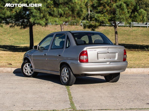 Chevrolet Corsa Classic Gls 1.6 - Permuta / Financia