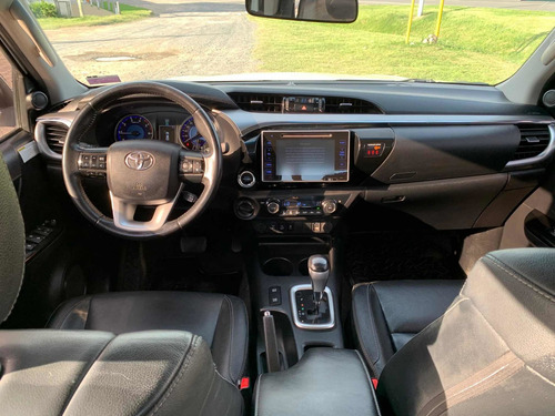 Toyota Hilux 2.8 Cd Srx 177cv 4x4 At 2017