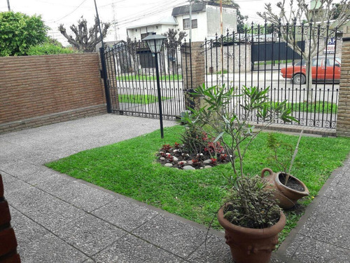 Imagen 2 de 13 de Excelente Casa A La Venta En Jose C Paz De 3 Ambientes