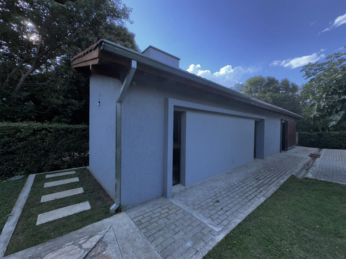 Casa Única En Un Entorno Natural Excepcional ¡ideal Para Reformar O Emprender!