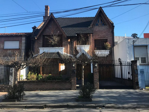 Casa En Venta En Ramos Mejía